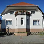 Apartment Hajduhegy Vendeghaz *